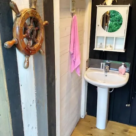 Nocleg ze śniadaniem Sunwellfarm Nature Retreat With Self Check-in *